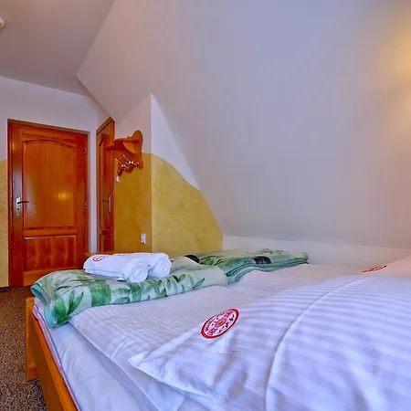 Homestay Pod Tatrami 1 & - Komfortowe Z Wyzywieniem, Blisko Term Bania
